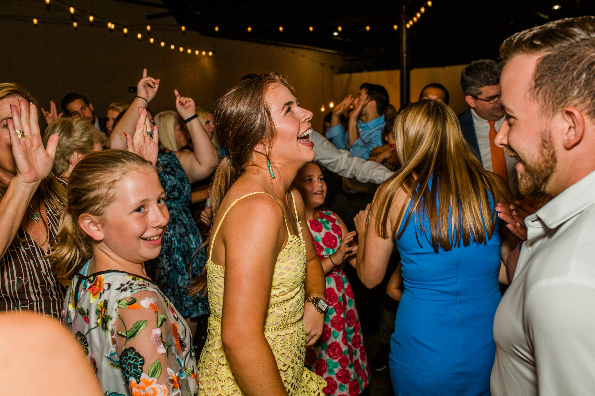  Tips To Keep People From Leaving Your Wedding Reception Early, Wichita Wedding Photographer, Wichita Ks Wedding Photographer, Kansas Wedding Photographer, Midwest Wedding Photographer, Wedding Planning Tips 